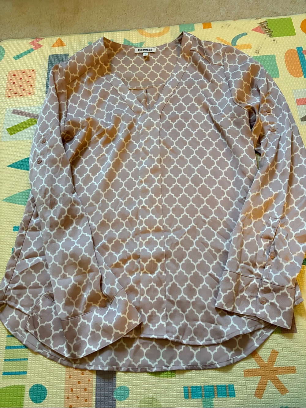 Express Geometric V-Neck Long Sleeve Blouse